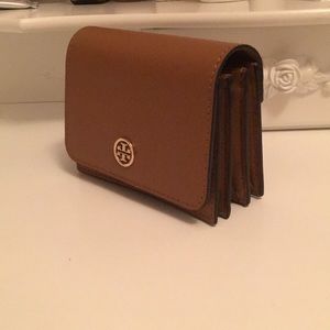 TORY BURCH ROBINSON MULTI-GUSSET CARD CASE
